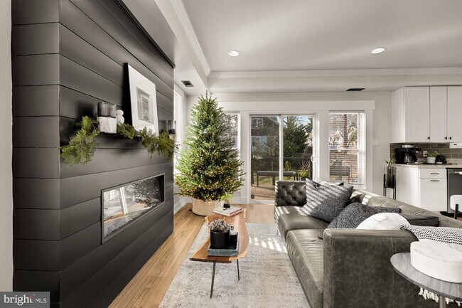 Building Photo - 4240 34th St