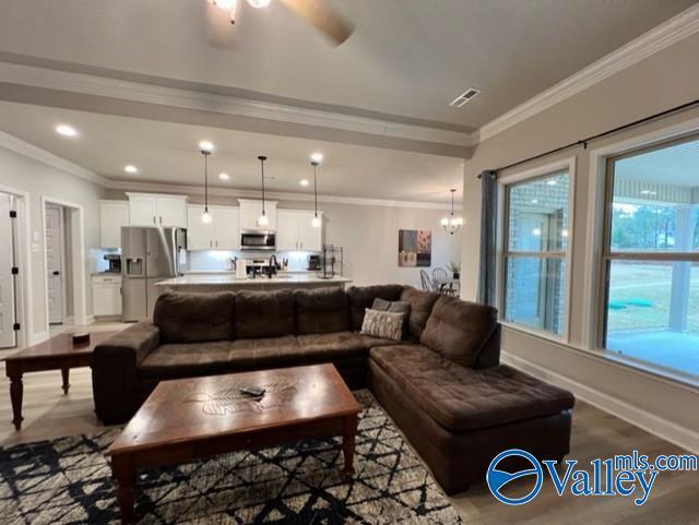 Building Photo - 136 Gardencove Cir
