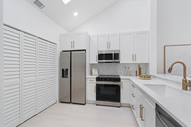 Building Photo - 441 Ashwood Pl