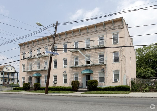 Building Photo - 294-296 Fayette St