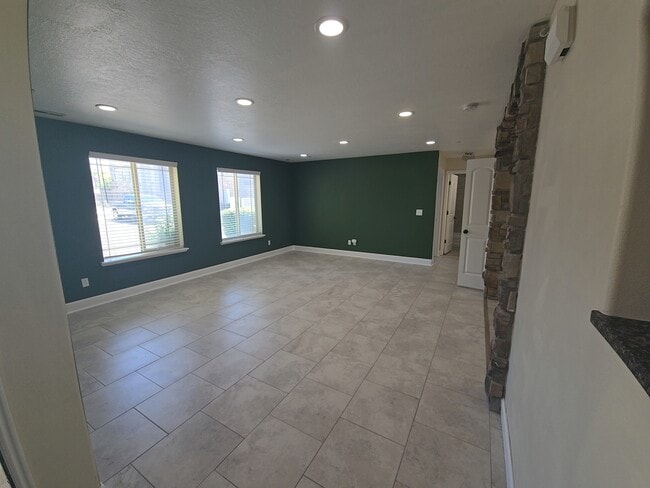 Building Photo - Gateway Village #61