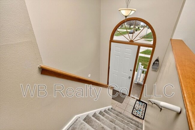 Building Photo - 260 Windfield Pkwy