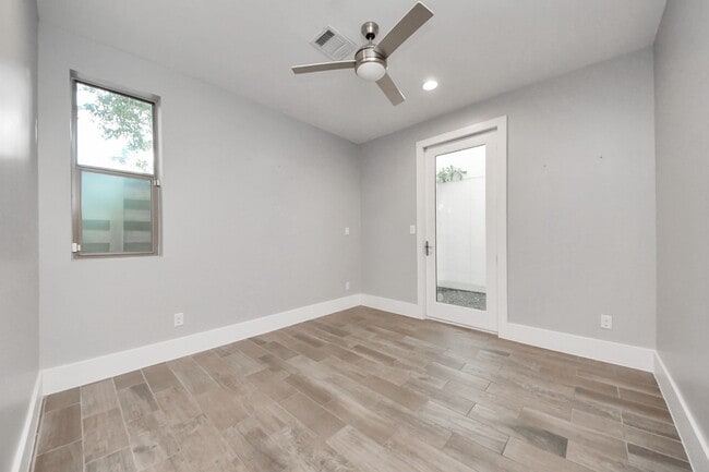 Building Photo - 3204 Sherman St