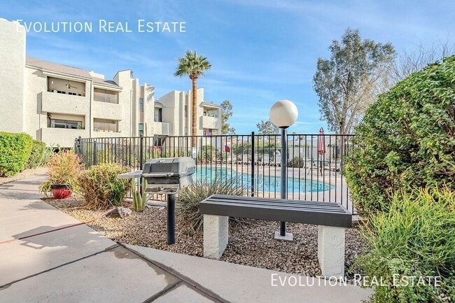 Building Photo - Modern 1BR/1BA Condo in Prime Scottsdale L...