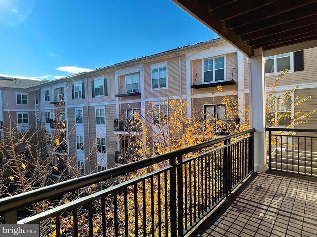 Building Photo - 501 Hungerford Dr