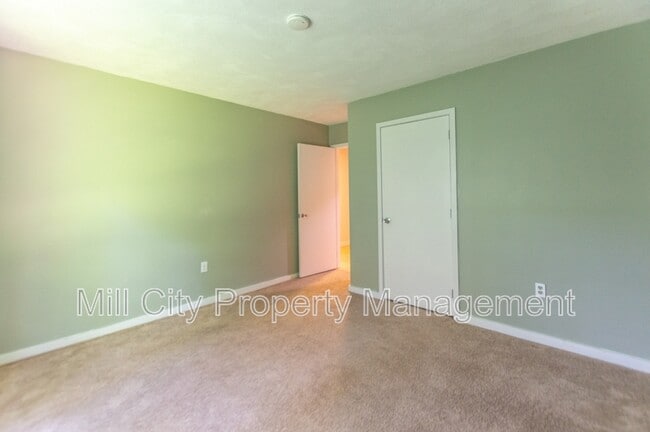 Building Photo - 43 Hitching Post Ln