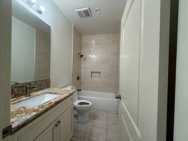 Building Photo - 2132