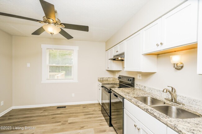 Building Photo - 7402 Stone Bluff Ct