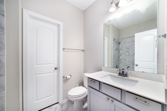 Building Photo - 18235 Winding Willow Oak Way