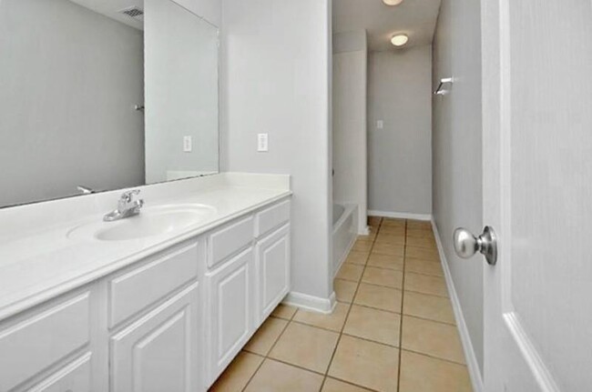 Building Photo - 2506 Forest Lake Trail