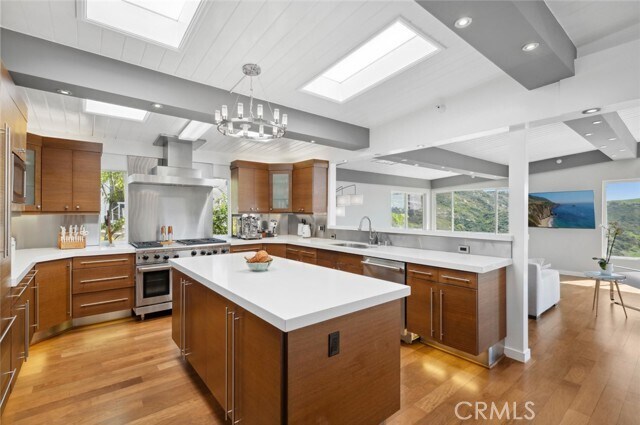 Building Photo - 2085 Temple Hills Dr