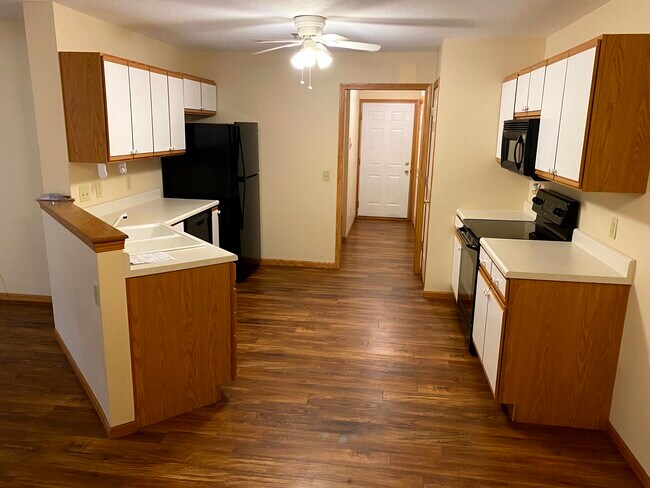 Building Photo - 3804 Creek Hill Dr