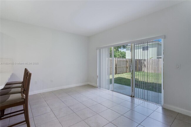 Building Photo - 383 NE 34th Terrace