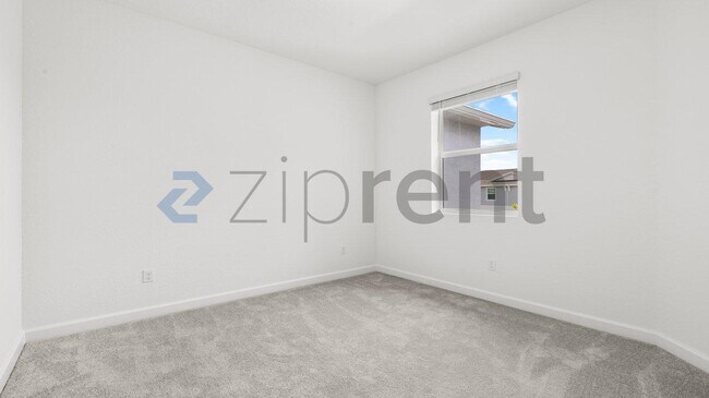 Building Photo - Unit