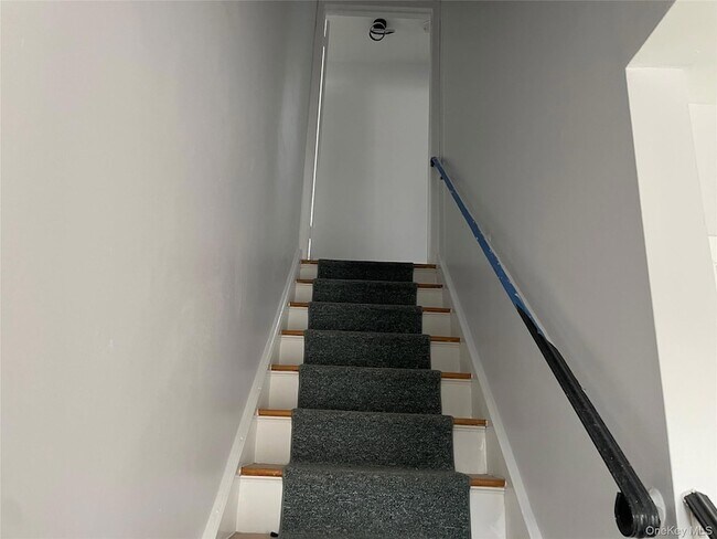 Building Photo - 287 Mary Lou Ave