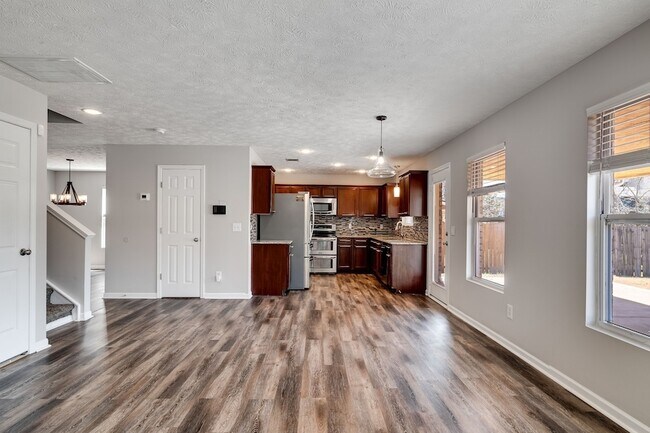 Building Photo - 1005 Gannett Rd