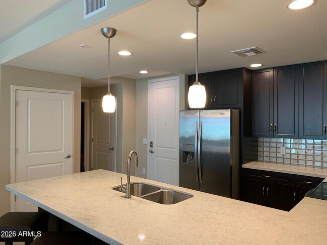 Building Photo - 5450 E Deer Valley Dr