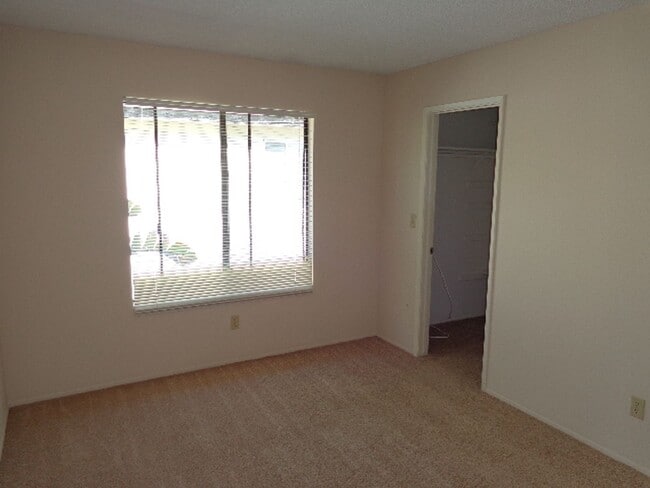 Building Photo - m390 - Lindboe