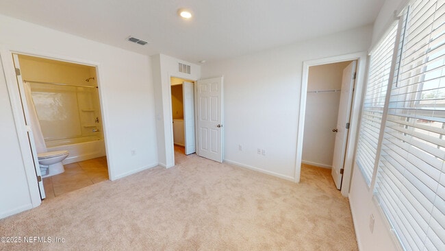 Building Photo - 11048 Baymeadows Rd