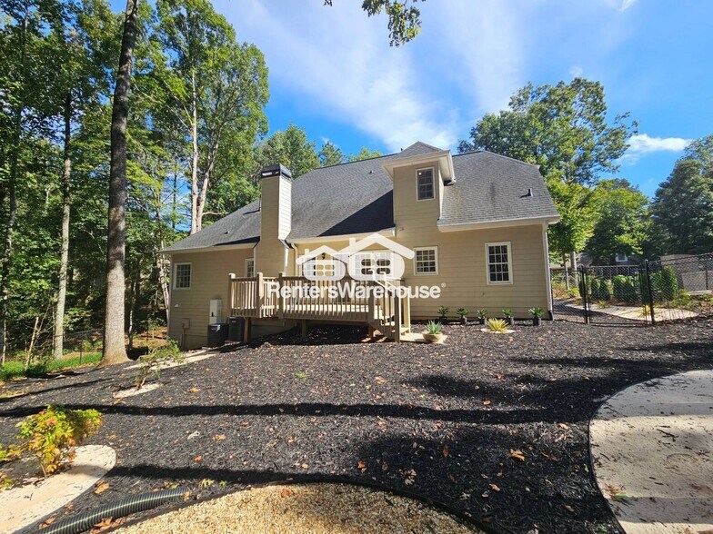 Building Photo - 2530 Wellsley Ln