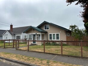 Building Photo - Spacious 3-Bedroom Craftsman Home with Solar Savings and Fully Fenced Yard