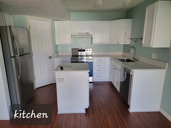 Kitchen - 574 S Century Dr