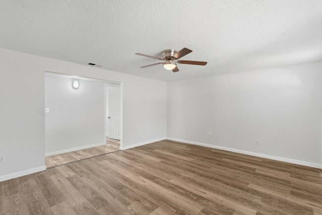 Building Photo - 8524 Dandy Ave