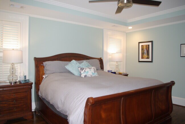 Building Photo - 24 Sevier St