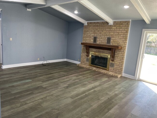 Building Photo - 229 Travis Ln