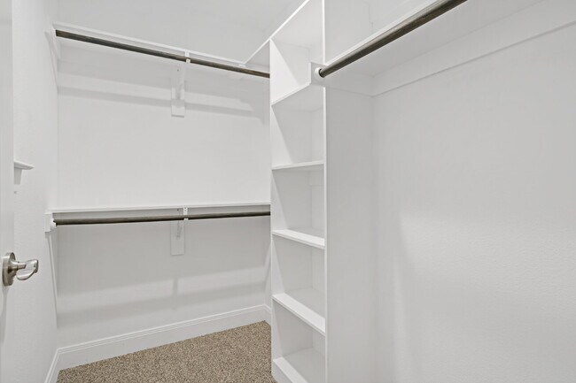 Building Photo - "Charming Denison Duplex with Granite Eleg...