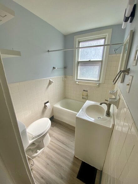 Building Photo - 23 Shirley Dr