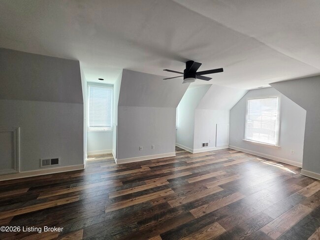 Building Photo - 11315 Top Walnut Loop
