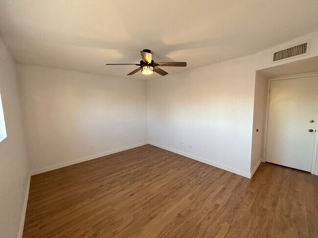 Building Photo - 2351 W Emelita Ave