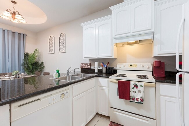 Building Photo - 3104 Scotland Dr