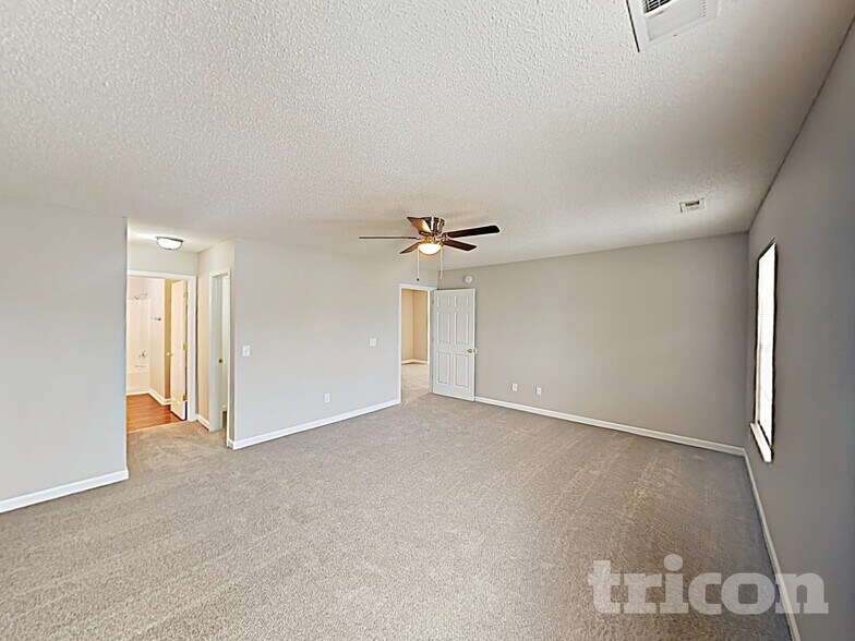 Building Photo - 1964 Lake Carolina Dr