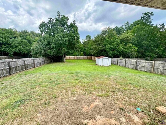 Building Photo - 308 Strawbridge Ln