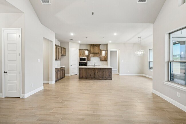 Building Photo - 1176 Paradise Pkwy