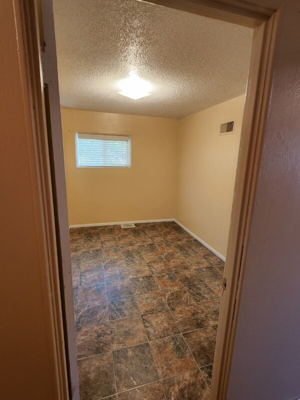 Building Photo - 202 11th St