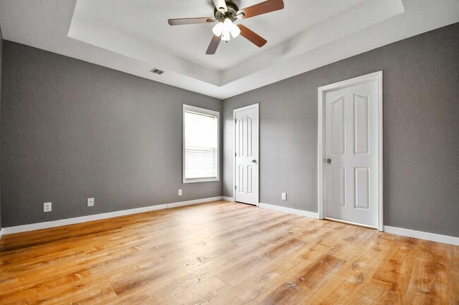 Building Photo - Pet Friendly Three Bedroom!