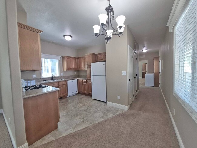 Building Photo - 1054 Mountain Shadows Blvd