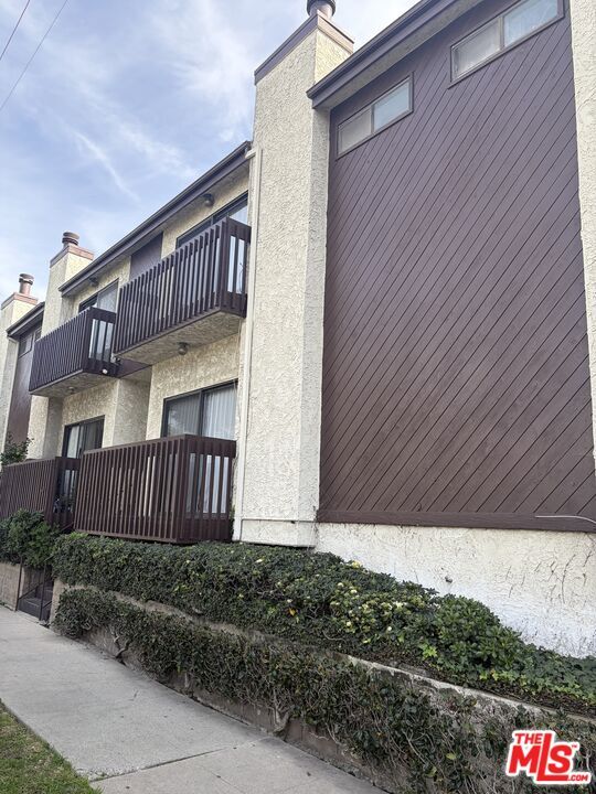 Building Photo - 1702 Brockton Ave