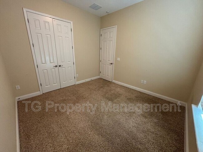 Building Photo - 157 Cloisterbane Dr