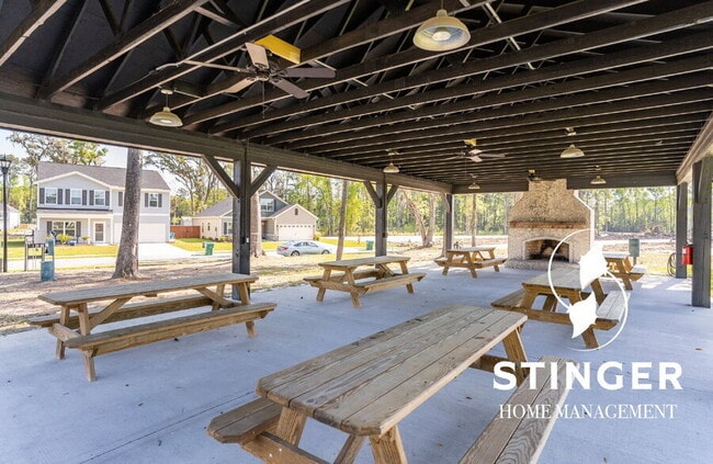 Building Photo - 198 Great Bend Dr