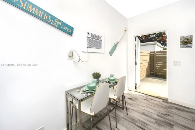 Building Photo - 1626 Fletcher St