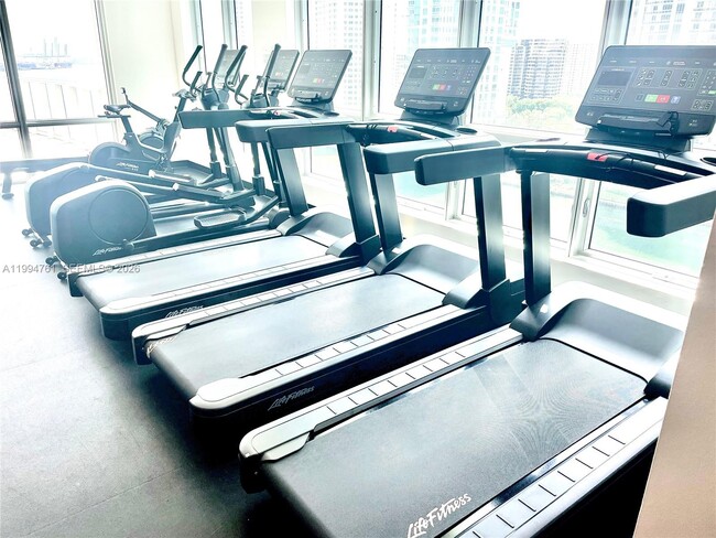 Building Photo - 300 S Biscayne Blvd