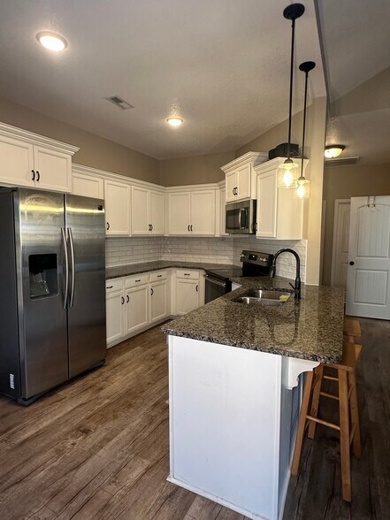 Building Photo - 1124 Eagles View Dr