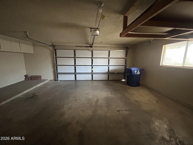 Building Photo - 512 W Malibu Dr