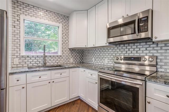 Building Photo - 4231 S Cresthaven Rd