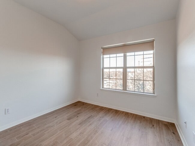 Building Photo - 3942 Sugar Tree Way