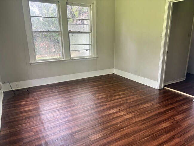 Building Photo - 267 W Leavell Woods Dr